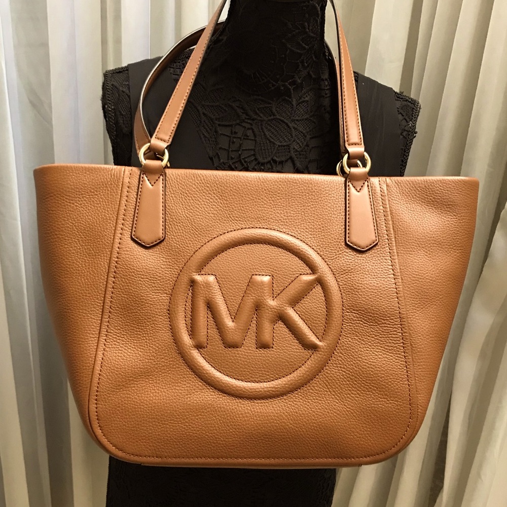 Michael Kors NWT Brynn large leather tote 👜